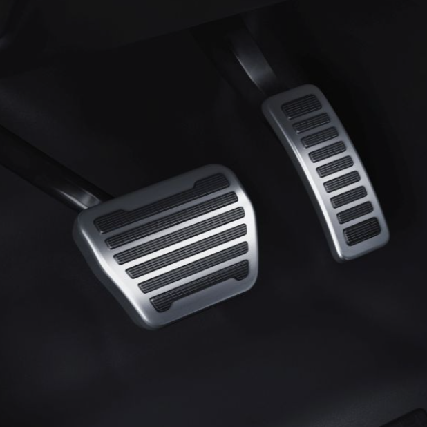 Aluminium Sports Pedal Cover Kit for Land Rover Defender 90, 110 and 130 (L663)