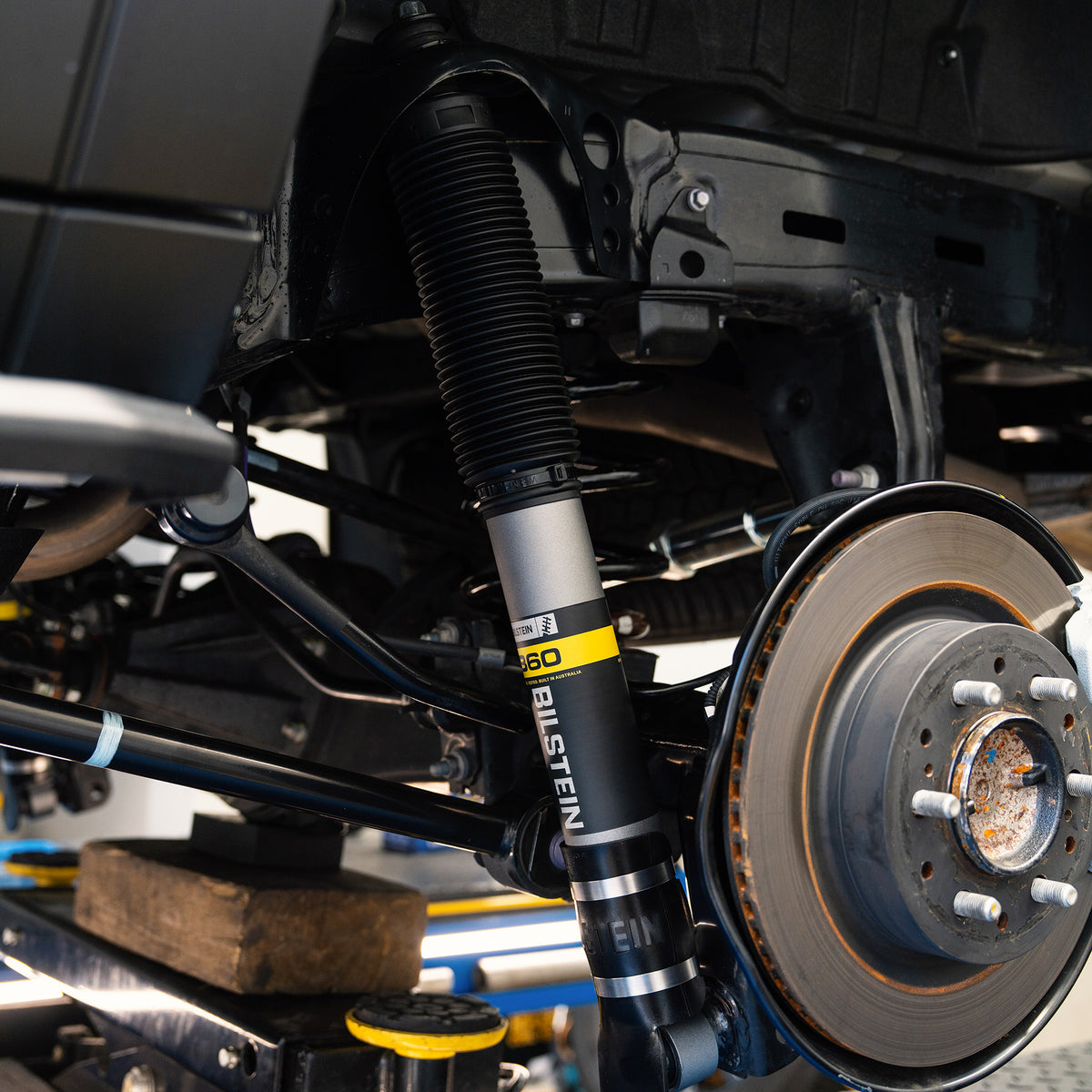 Bilstein B60 2 Inch Suspension Kit for Toyota LandCruiser Prado 250, view 5