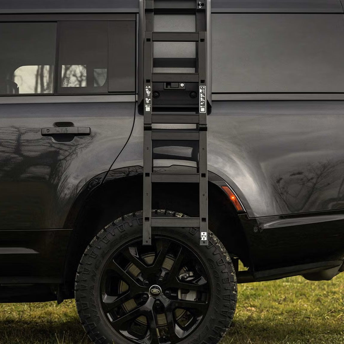 Deployable Roof Ladder for Land Rover Defender 90, 110 and 130 (L663), view 8