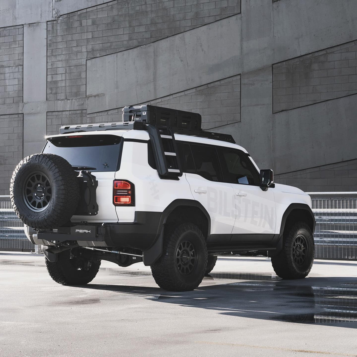 Side-Mounted Foldable Ladder System for Toyota LandCruiser Prado J250 and Lexus GX550, view 6