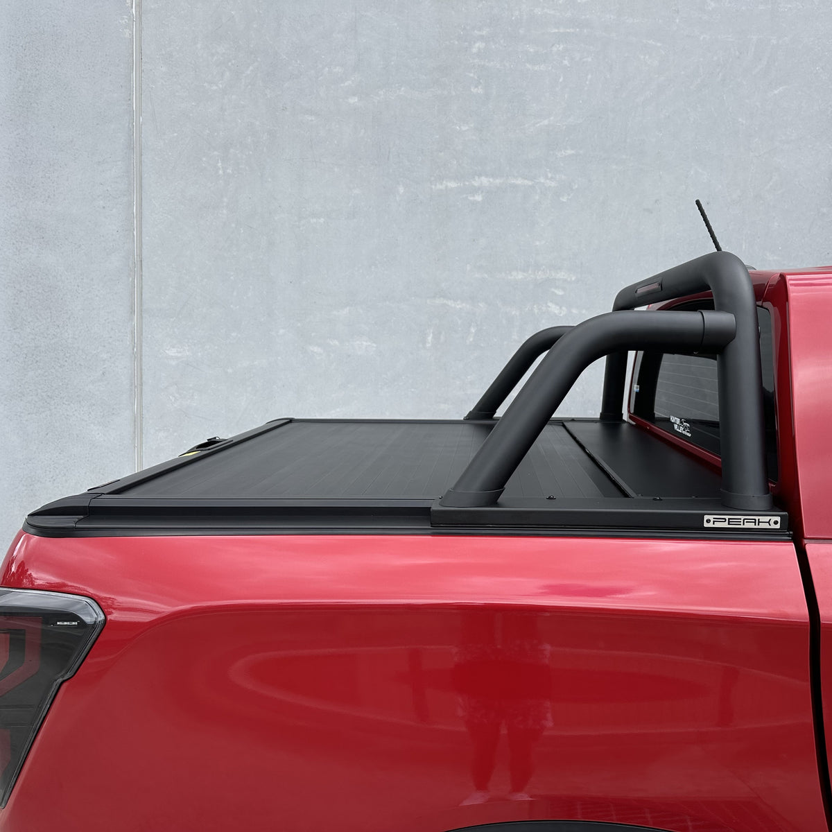 PEAK Sports Bar (Black) for KGM SsangYong Musso, view 4