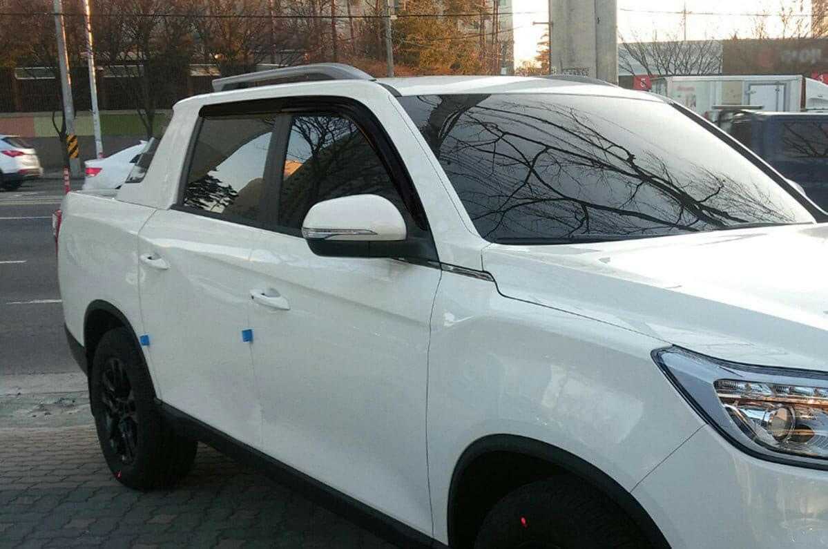 Tinted Weather Shields / Wind Deflectors for KGM SsangYong Musso, view 4